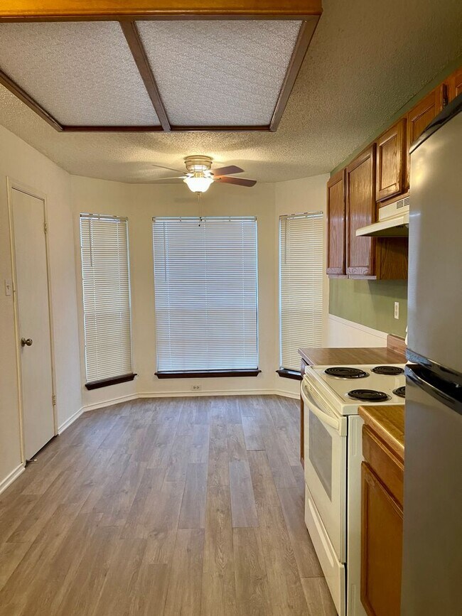 Building Photo - 5710 Timber Rain