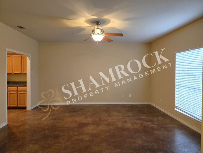 Building Photo - 115 Bentwood Dr