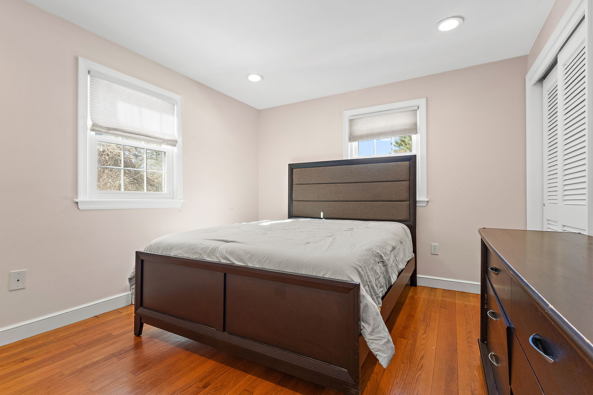 Building Photo - 77 Colonial Rd