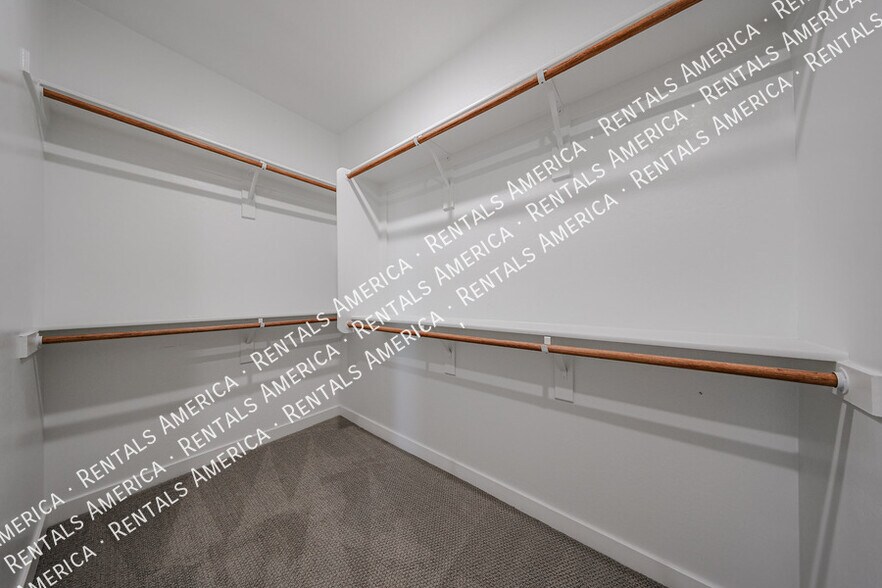 Building Photo - 1026 E Weatherby Way