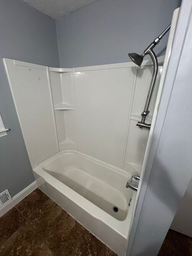 Building Photo - Huge 5 bedroom home in Lawrenceville NOW READY!