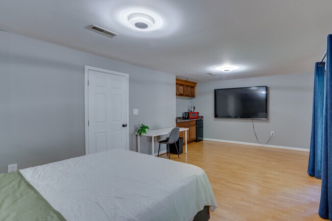 Basement Suite - 13032 Limestone Ct