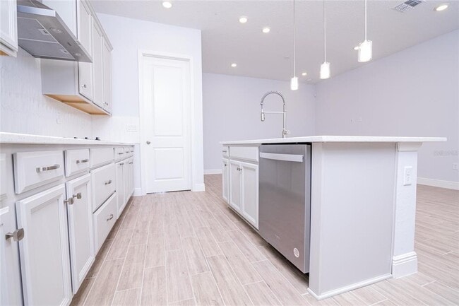 Building Photo - 6487 Cyrils Dr