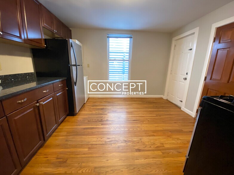 Building Photo - 429 Franklin St