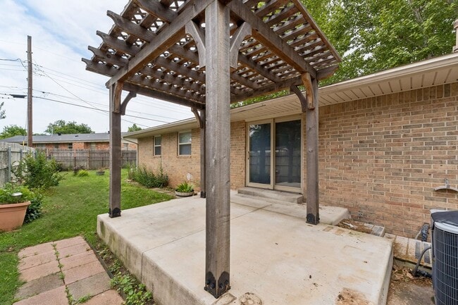 Building Photo - newly renovated 3 bed in Moore