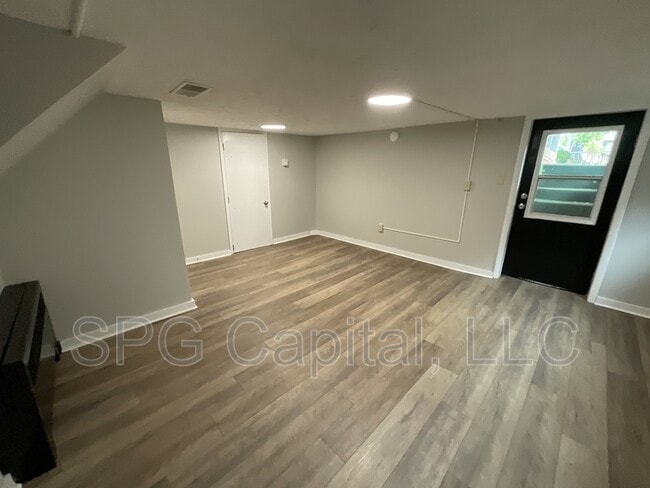 Building Photo - 58 E Stevens St