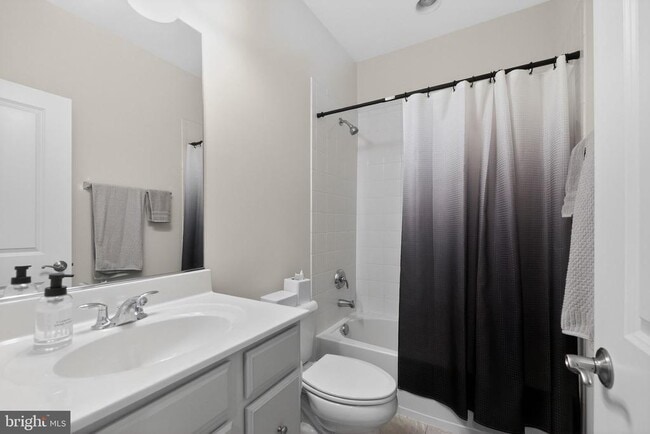 Building Photo - 15297 Westham Ct