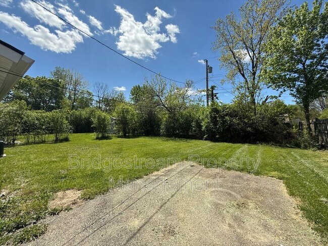 Building Photo - 1427 Stuben Dr