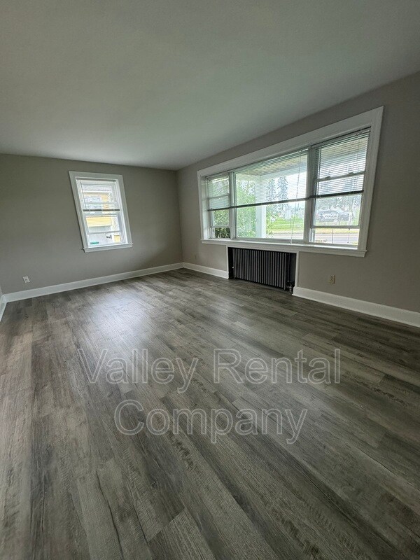 Building Photo - 64 Lyman St