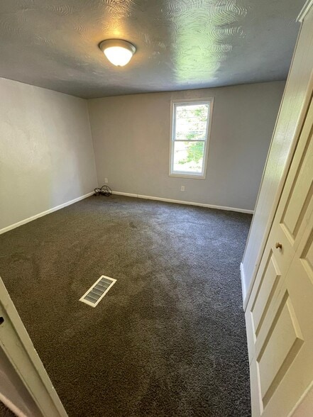Building Photo - 1521 Johnston Ave