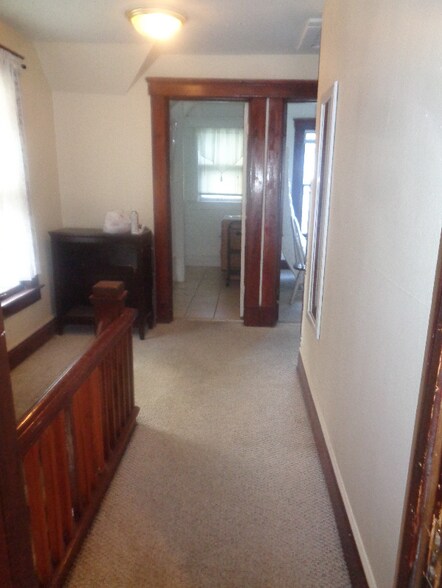 Building Photo - 803 Dewey Ave