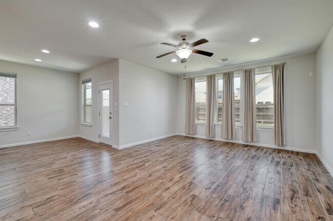 Building Photo - 17204 Calipatria Ln