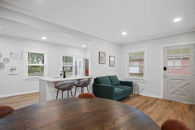 Building Photo - 3BR Aksarben- walking distance UNO, Availa...
