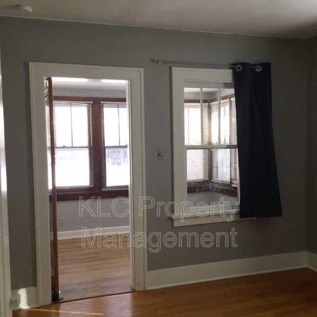 Building Photo - 1417 46th St