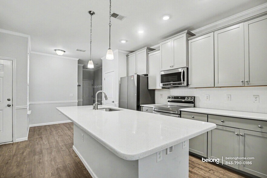 Building Photo - 797 Salerno Cir