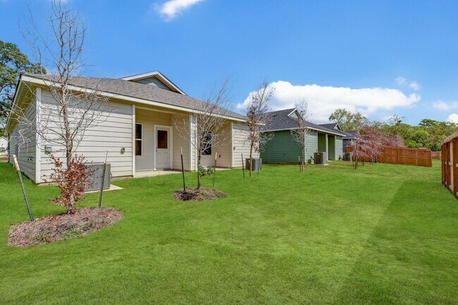 Building Photo - Charming 3 Bed, 2 Bath Home in Science Hill Subdivision*New Construction*