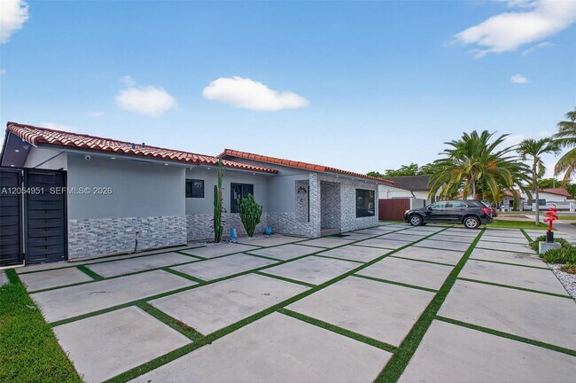Building Photo - Southwest 127th Avenue, Miami, FL 33175 - 3 BR 2.5 BA single-family home