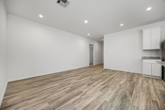 Building Photo - 31019 Delamere Turn Trial