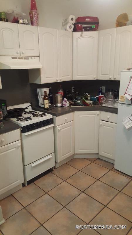 Building Photo - 64 Hemenway St