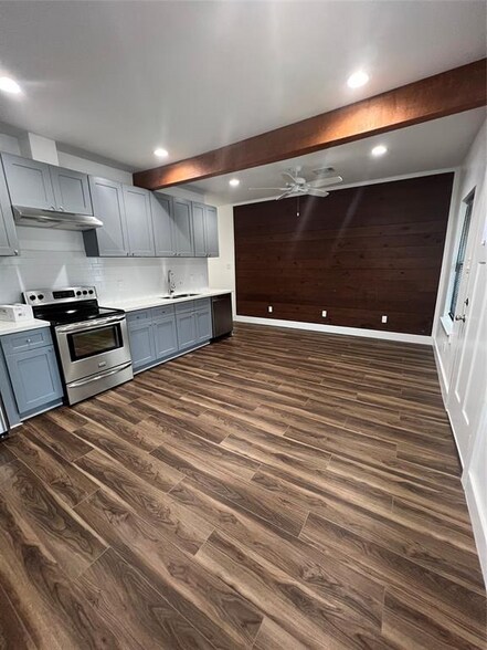 Building Photo - 407 Winnie St