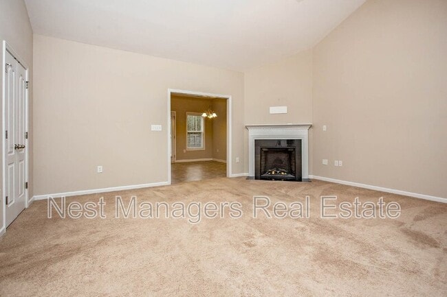 Building Photo - 450 Roanoke Dr