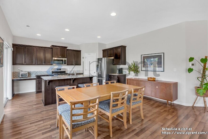 Building Photo - 2908 S White Salmon Dr