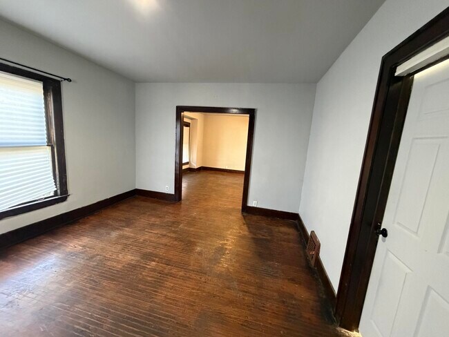 Building Photo - 1519 Fairchild-E