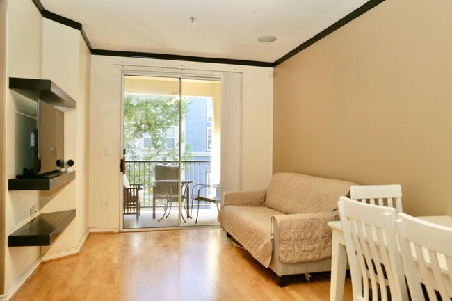 Building Photo - ONE BEDROOM CONDO WITH LUXURY AMENITIES