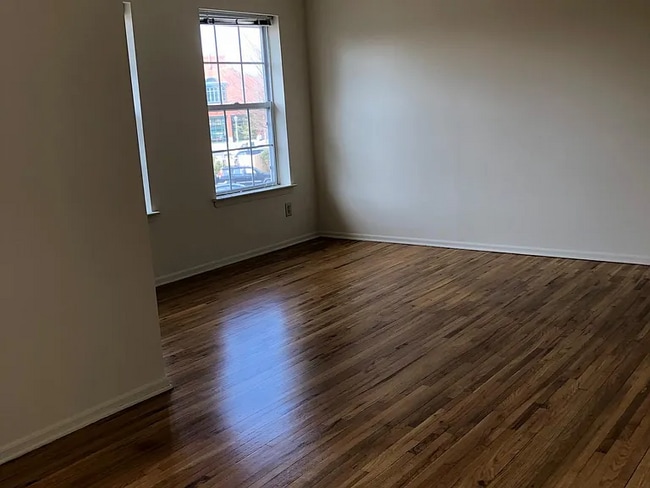 Building Photo - 550 Central Ave