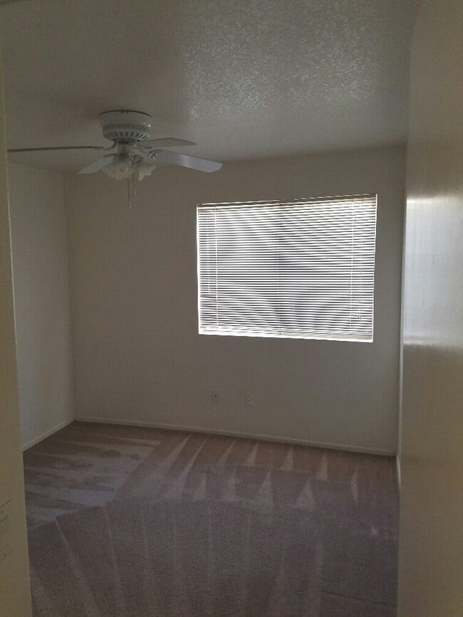 Building Photo - SPACIOUS HOME IN GREAT NORTHWEST LOCATION!