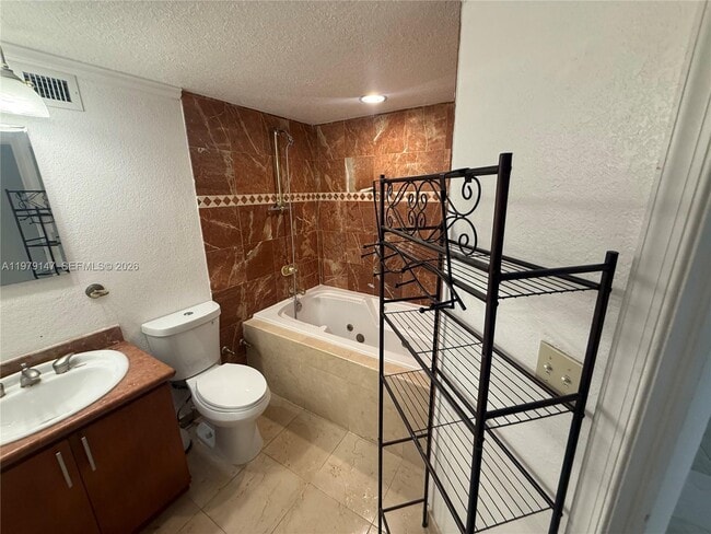 Building Photo - 801 Brickell Bay Dr