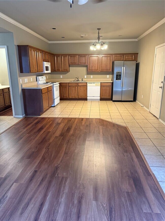 Building Photo - 3804 Matthew Dr