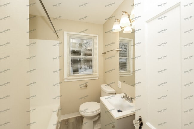 Building Photo - 3788 Lee Heights Blvd