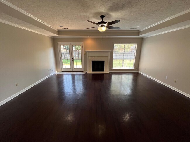 Building Photo - 28 Hillsboro Dr