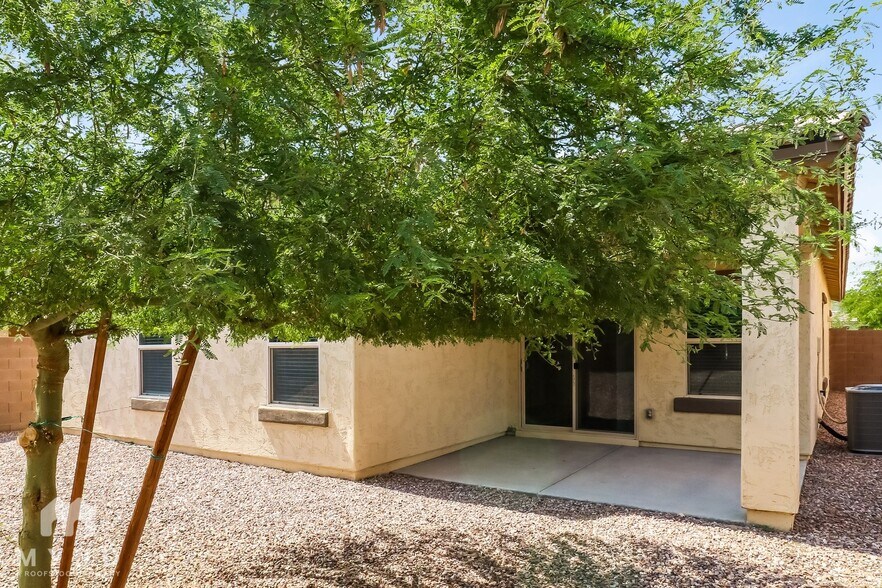 Building Photo - 2745 E Mews Rd