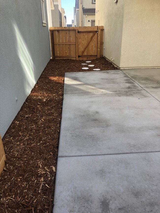 Building Photo - BEAUTIFUL HOME IN FOLSOM IN GATED COMMUNITY!!