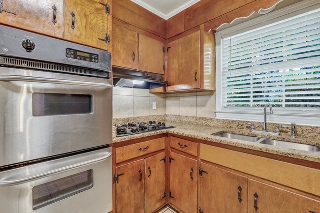 Building Photo - 12473 Northwood Rd