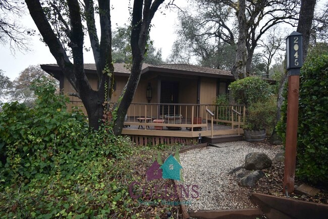 Building Photo - 2045 Ross Dr