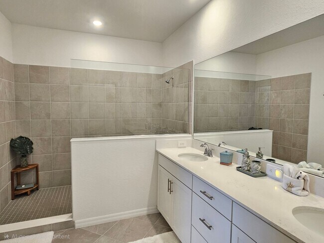 Building Photo - 12665 Radiance Ct
