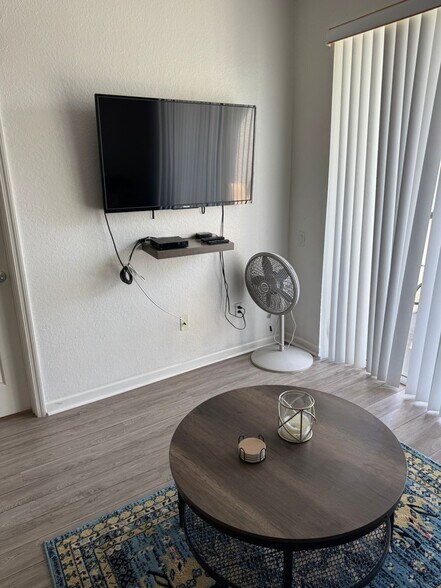 Building Photo - 4114 Breakview Dr