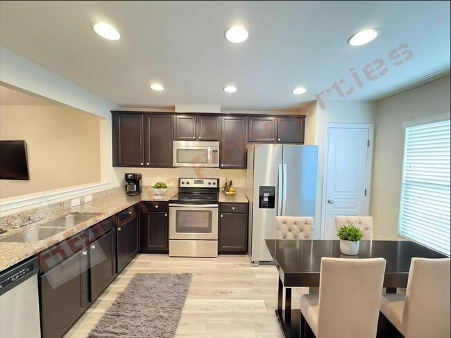 Building Photo - 3900 Swinton St