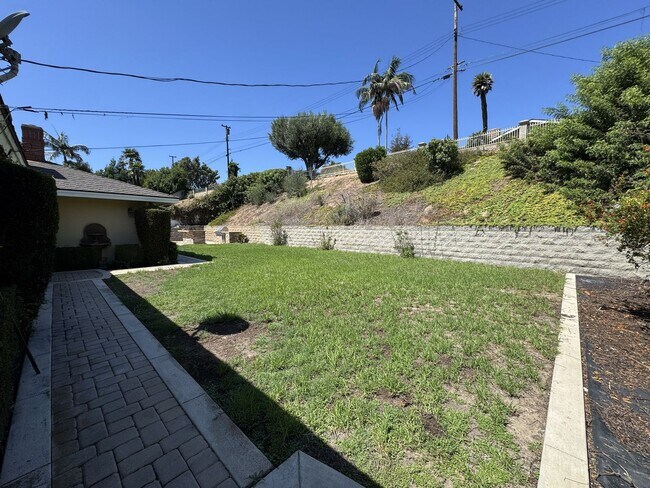 Building Photo - 1232 Longview Dr