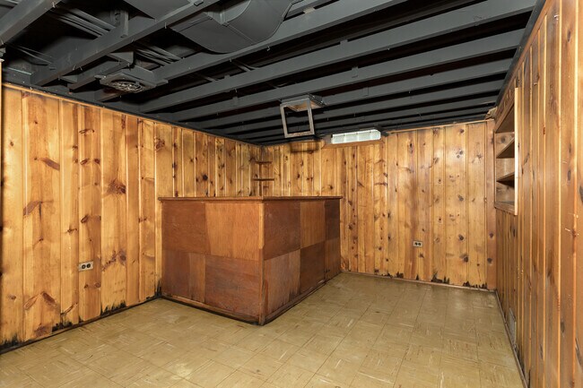 Building Photo - 9238 Artesian St