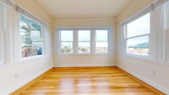 Building Photo - San Francisco Living at Its Finest