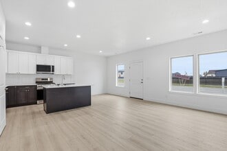 Building Photo - 751 Creative Way
