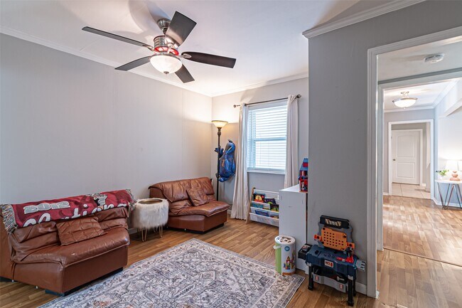 Building Photo - 5611 Winding Way Dr