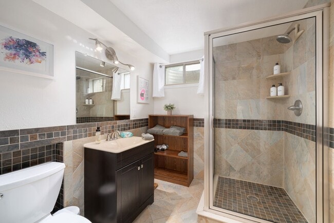 Building Photo - Golden Duplex > Unit is fully furnished feels like NEW!