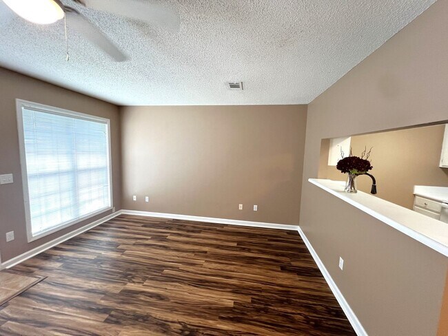 Building Photo - 161 S Spring View Dr