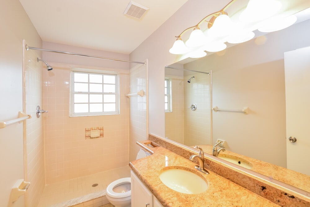 Building Photo - 201 Whiterapids Ct