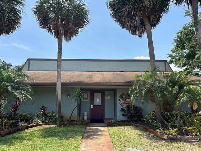 Building Photo - 6336 Newtown Cir